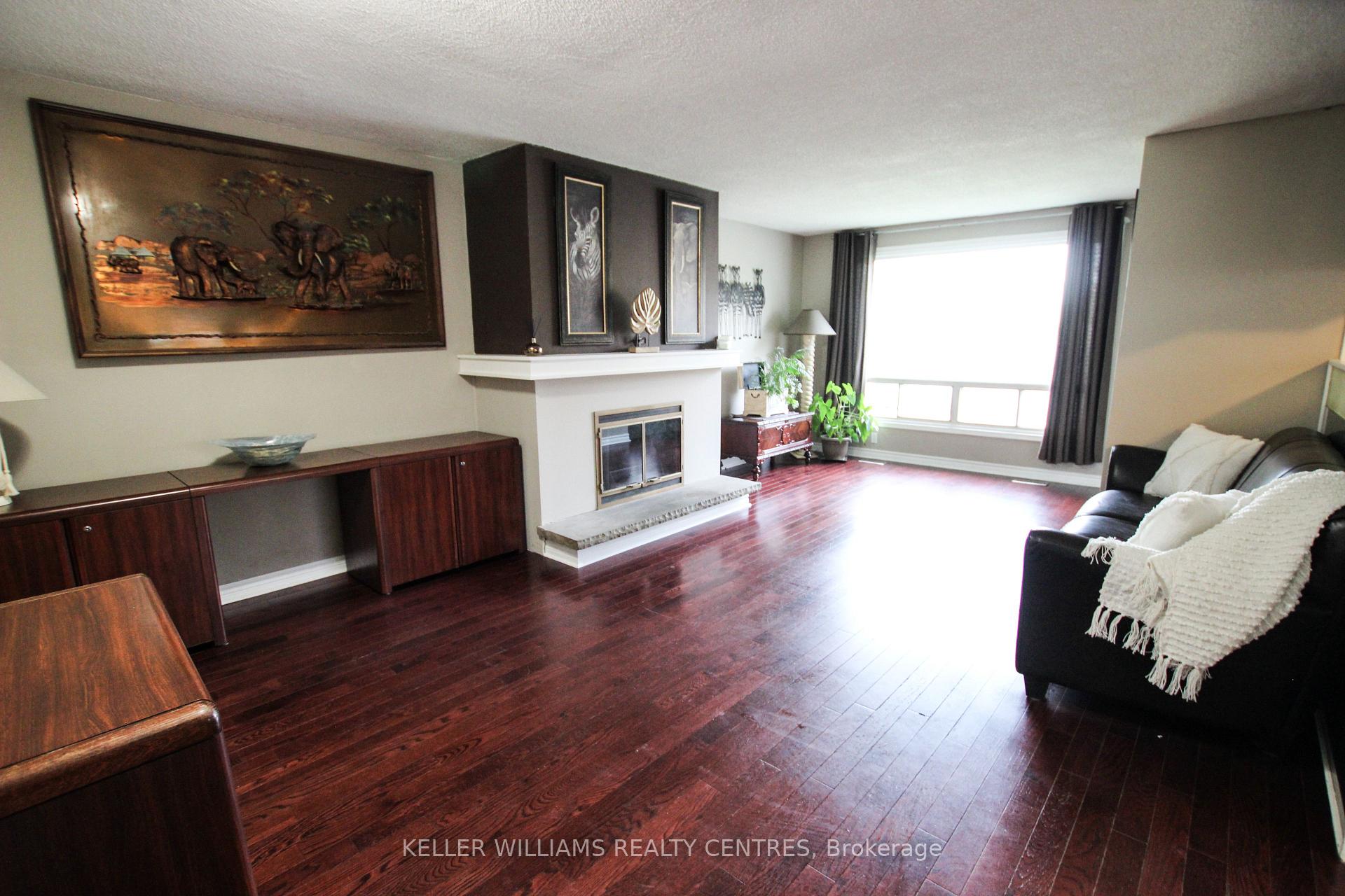 Photo 10 of 224 Axminster Drive, Richmond Hill, Crosby — HOMEH