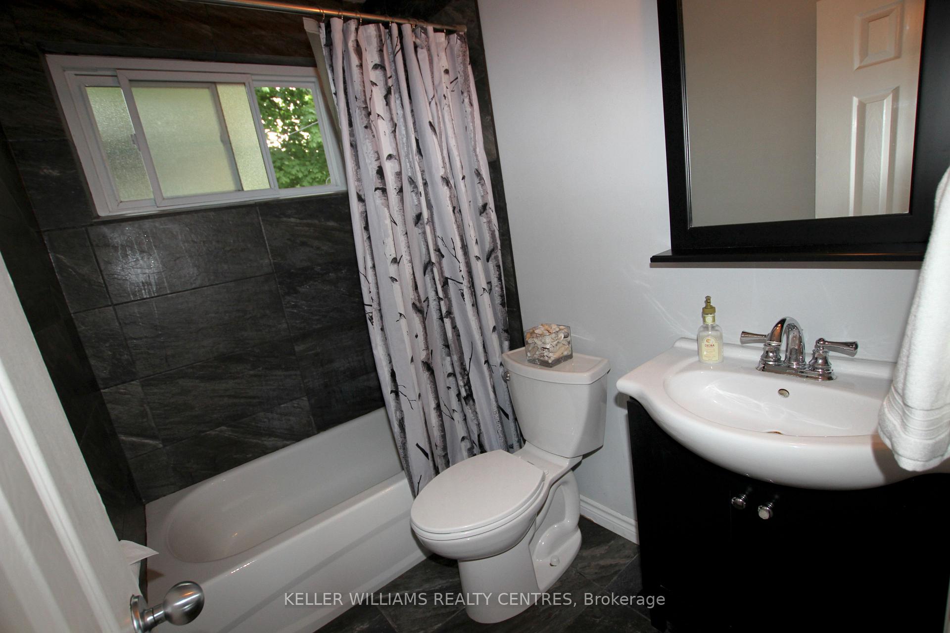 Photo 14 of 224 Axminster Drive, Richmond Hill, Crosby — HOMEH