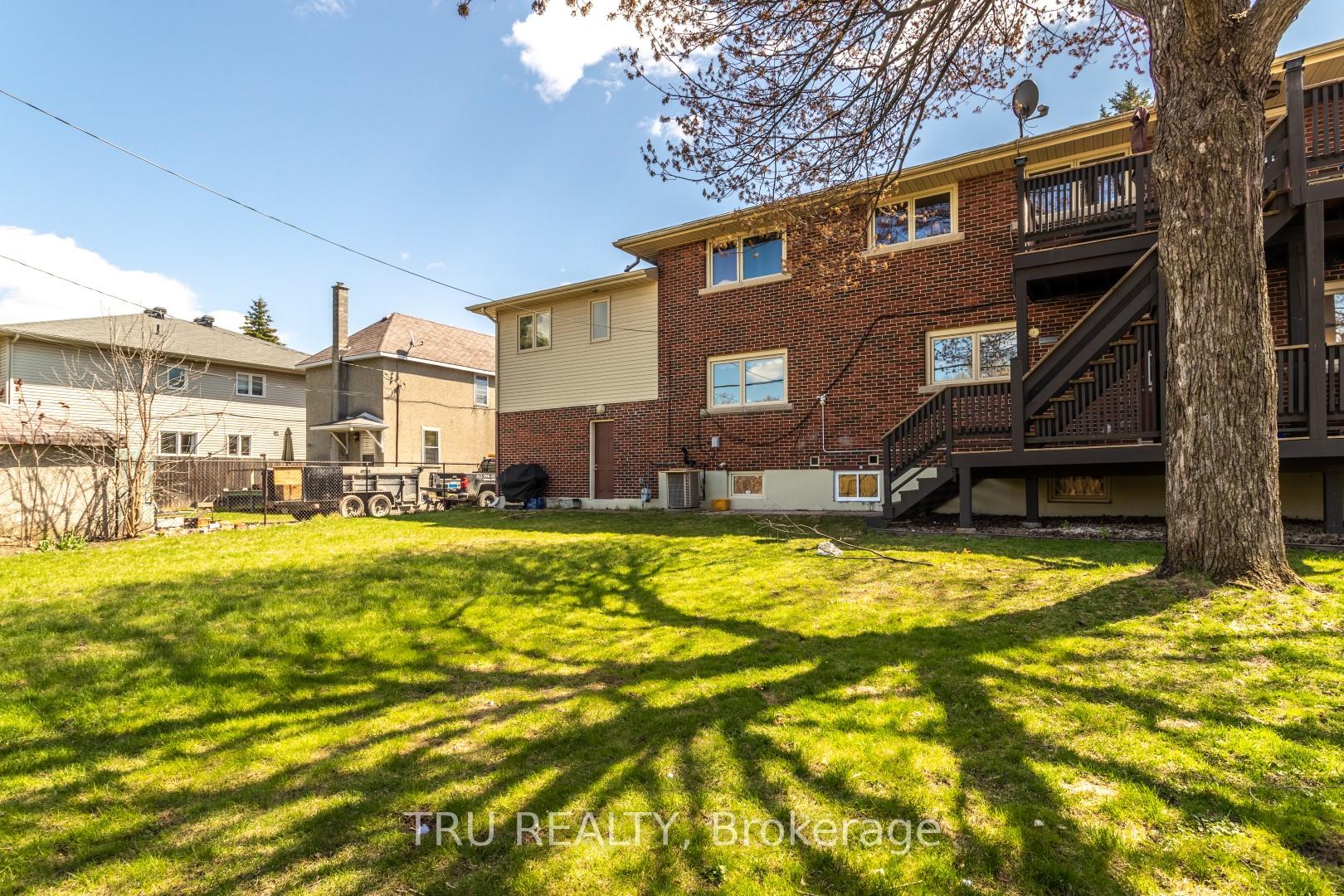 Photo 3 of 1415 Larose Avenue, Ottawa, Carlington — HOMEH
