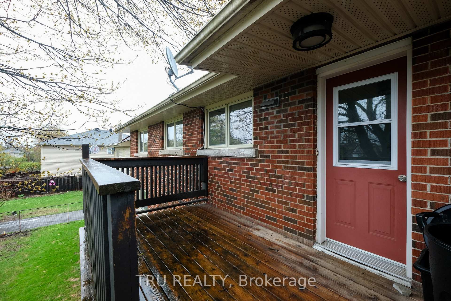 Photo 5 of 1415 Larose Avenue, Ottawa, Carlington — HOMEH