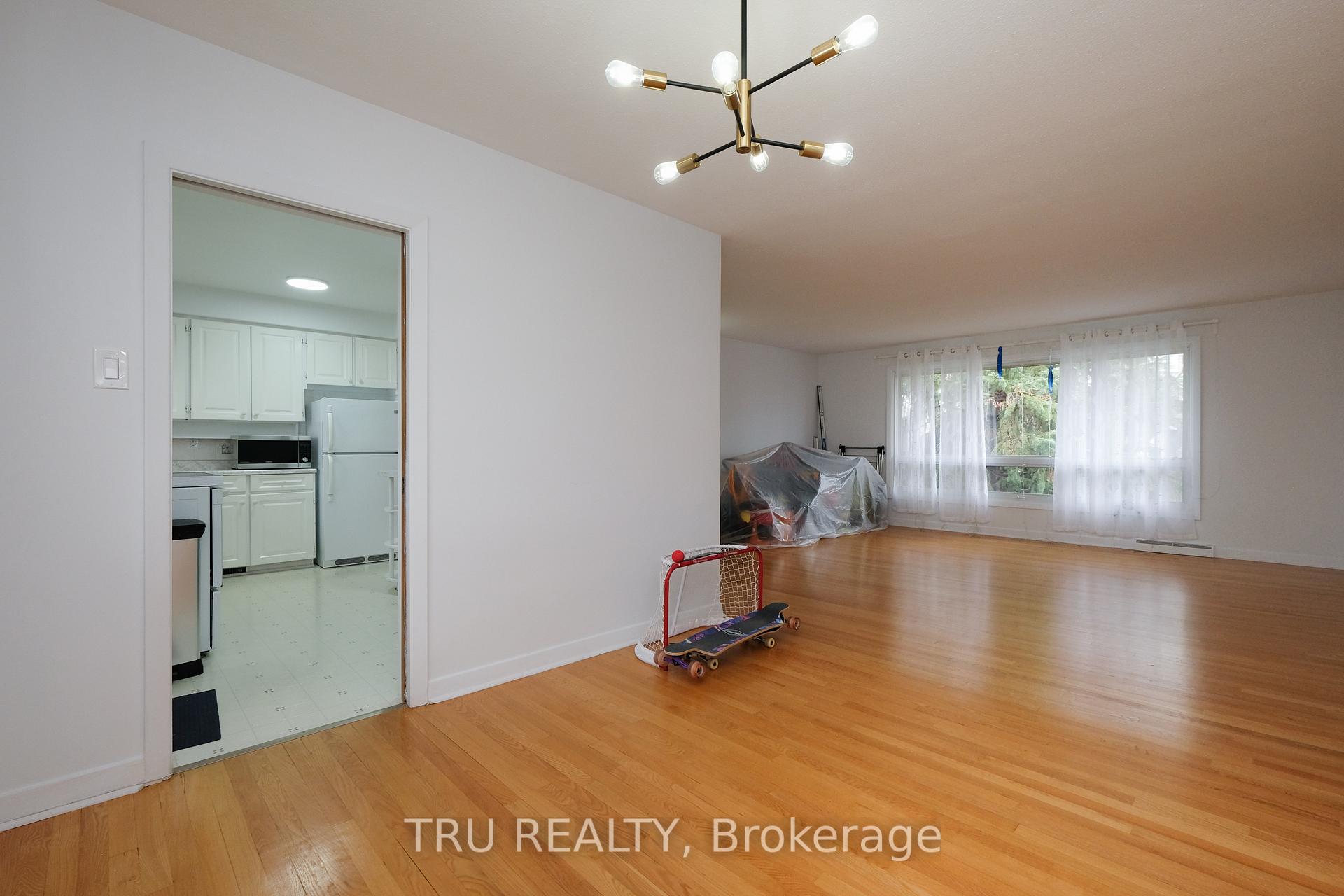 Photo 6 of 1415 Larose Avenue, Ottawa, Carlington — HOMEH