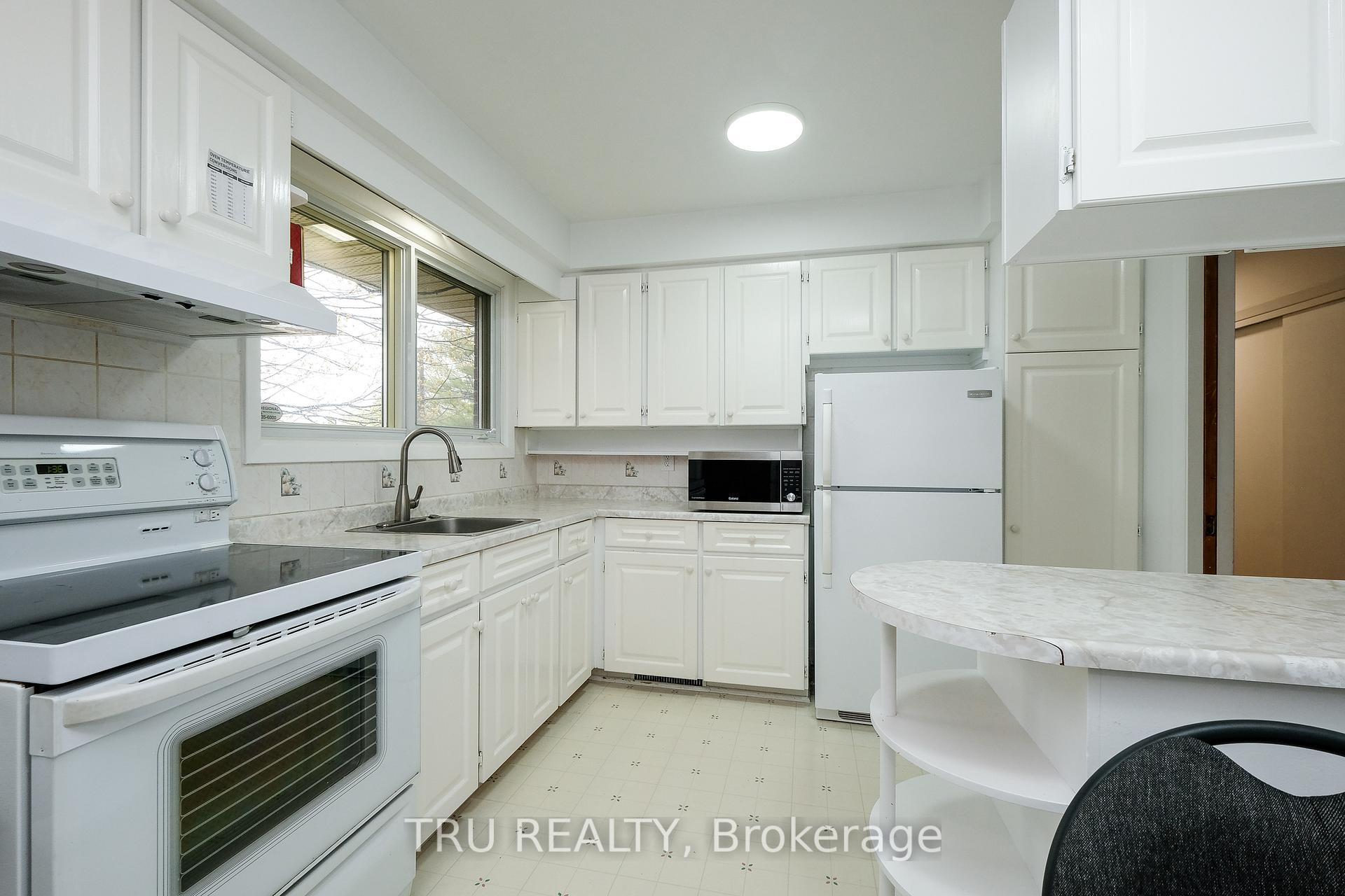 Photo 11 of 1415 Larose Avenue, Ottawa, Carlington — HOMEH