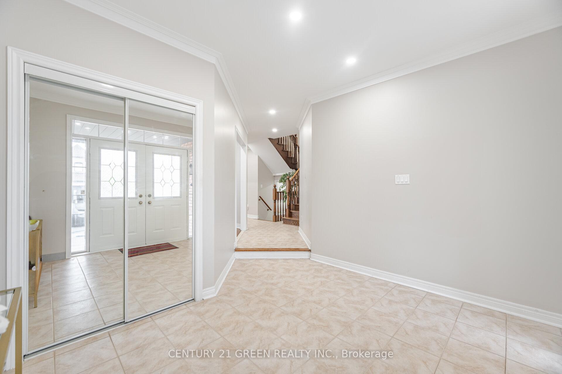 Photo 2 of 113 Sunny Meadow Boulevard, Brampton, Sandringham-Wellington — HOMEH