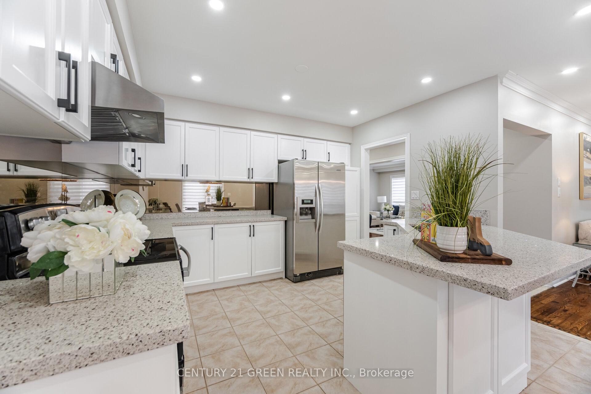Photo 3 of 113 Sunny Meadow Boulevard, Brampton, Sandringham-Wellington — HOMEH