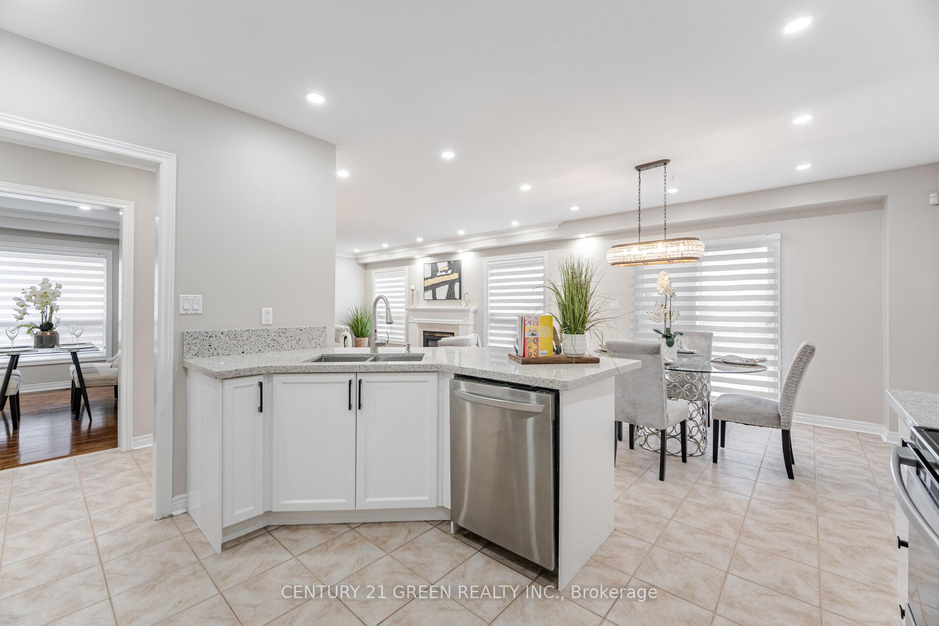 Photo 7 of 113 Sunny Meadow Boulevard, Brampton, Sandringham-Wellington — HOMEH