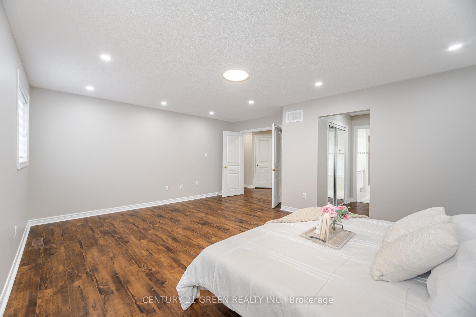 Photo 20 of 113 Sunny Meadow Boulevard, Brampton, Sandringham-Wellington — HOMEH