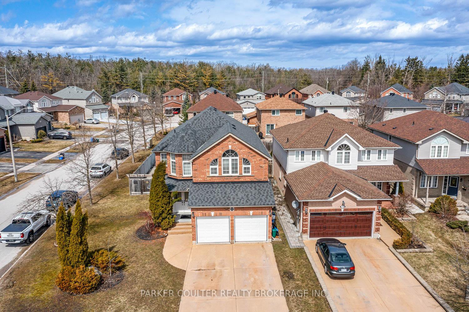 Photo 2 of 77 Balmoral Place, Barrie, Innis-Shore — HOMEH