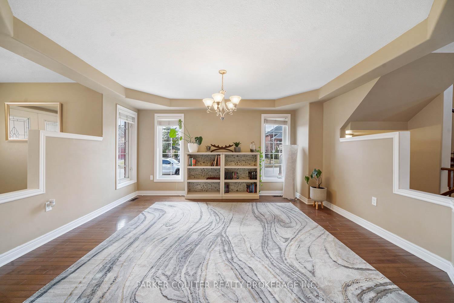 Photo 9 of 77 Balmoral Place, Barrie, Innis-Shore — HOMEH