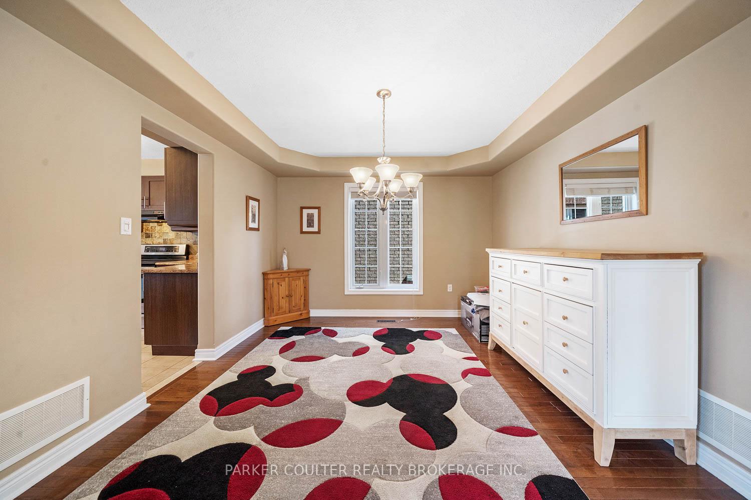 Photo 11 of 77 Balmoral Place, Barrie, Innis-Shore — HOMEH