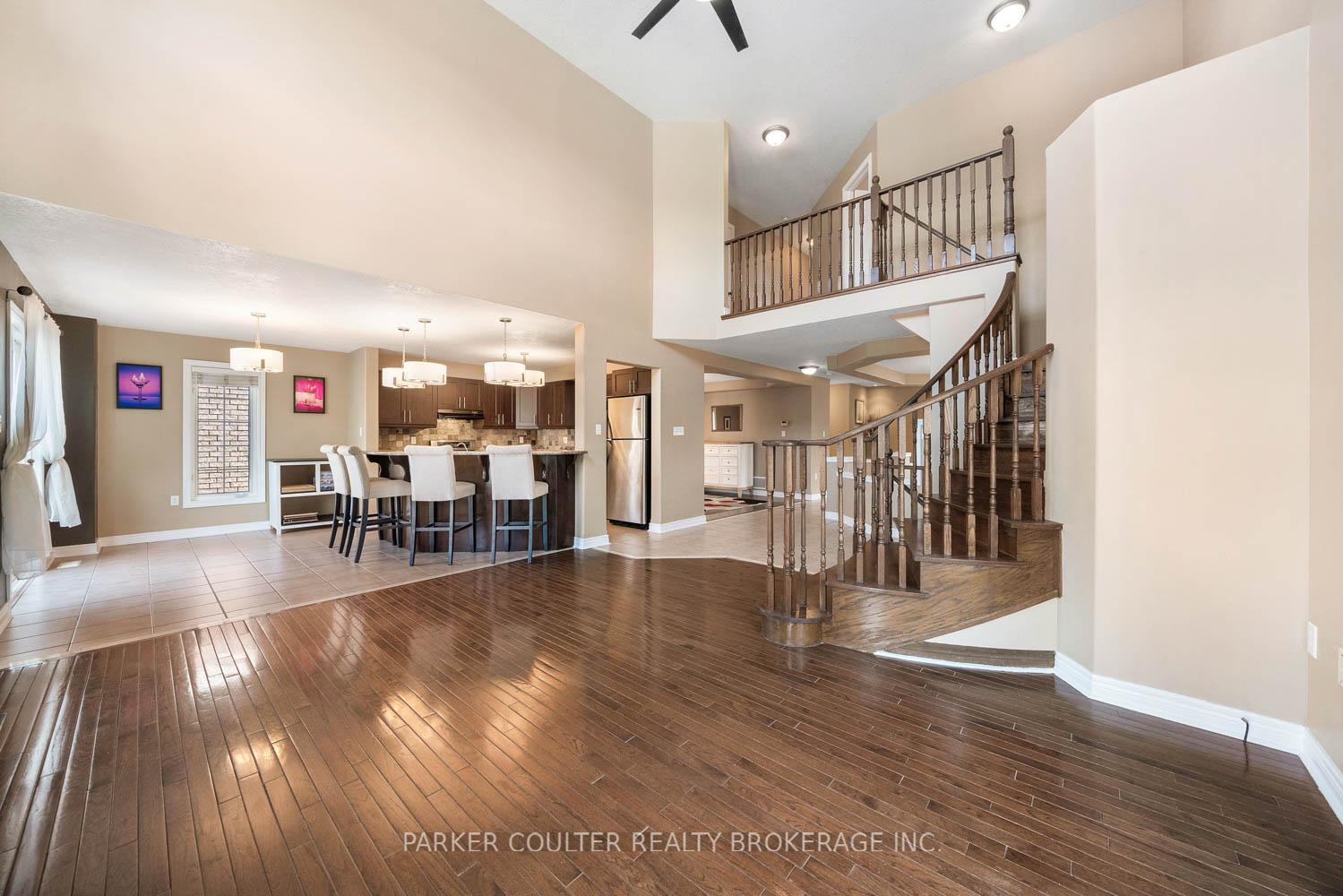 Photo 14 of 77 Balmoral Place, Barrie, Innis-Shore — HOMEH