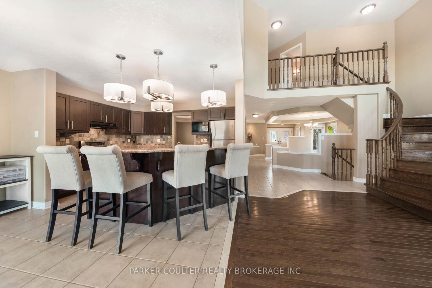 Photo 16 of 77 Balmoral Place, Barrie, Innis-Shore — HOMEH