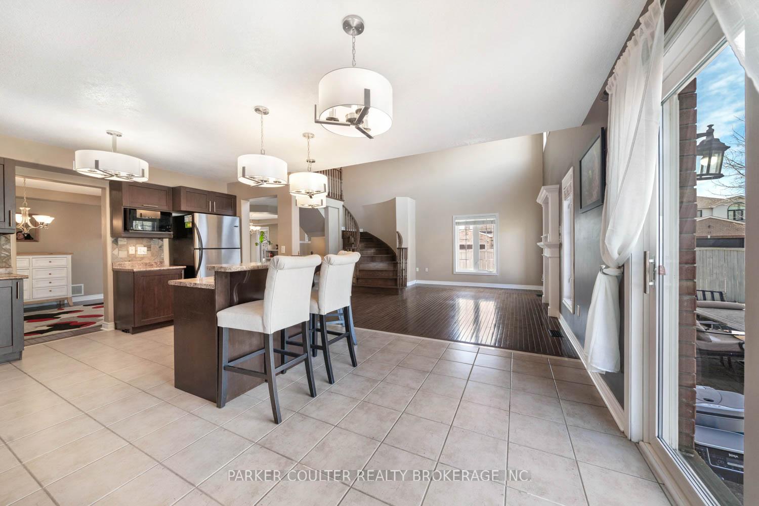 Photo 17 of 77 Balmoral Place, Barrie, Innis-Shore — HOMEH