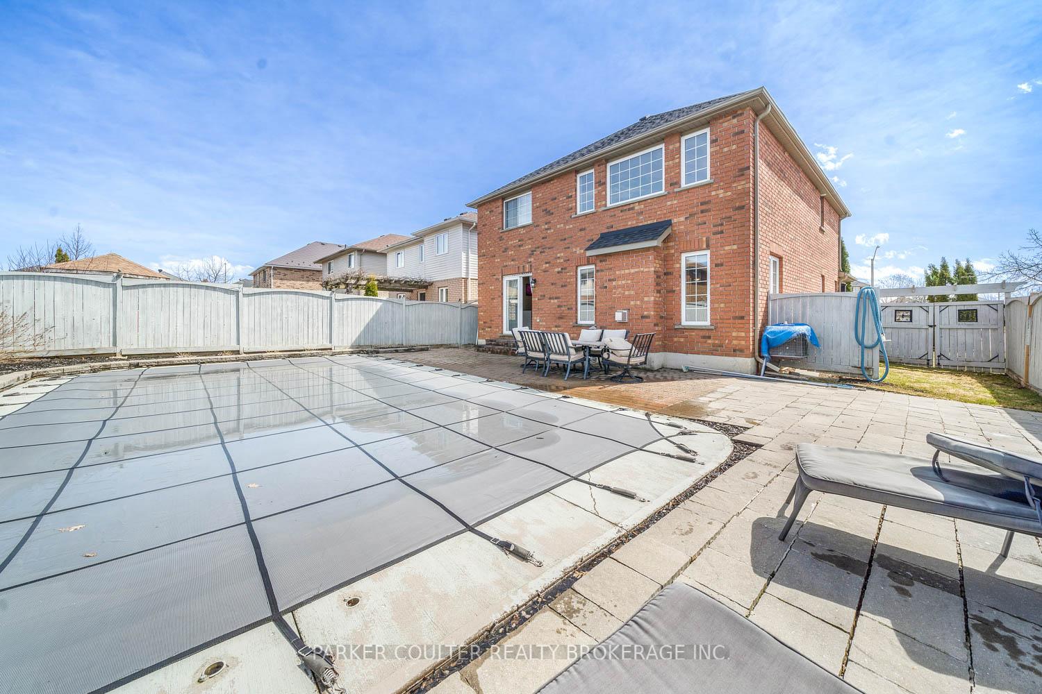Photo 19 of 77 Balmoral Place, Barrie, Innis-Shore — HOMEH