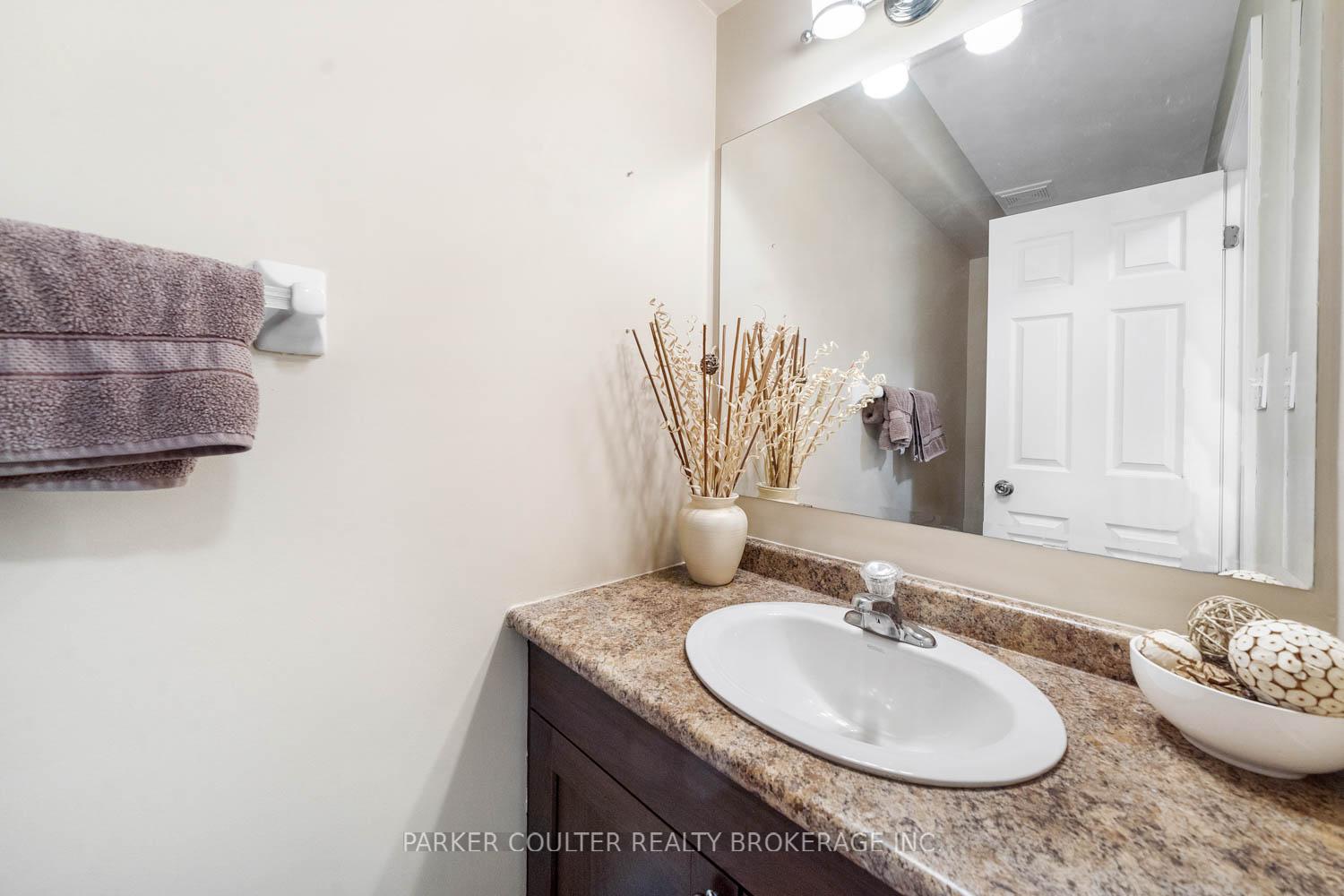 Photo 27 of 77 Balmoral Place, Barrie, Innis-Shore — HOMEH