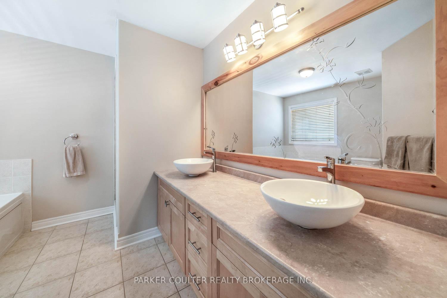 Photo 30 of 77 Balmoral Place, Barrie, Innis-Shore — HOMEH