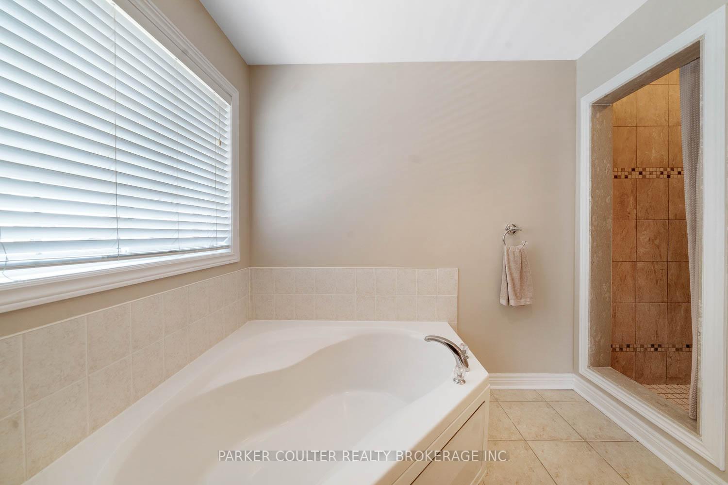 Photo 31 of 77 Balmoral Place, Barrie, Innis-Shore — HOMEH