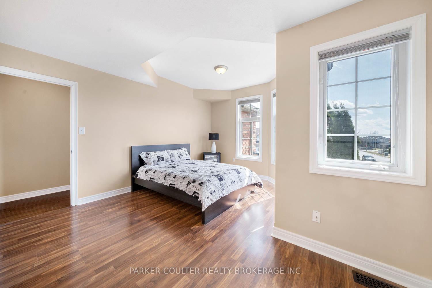 Photo 33 of 77 Balmoral Place, Barrie, Innis-Shore — HOMEH
