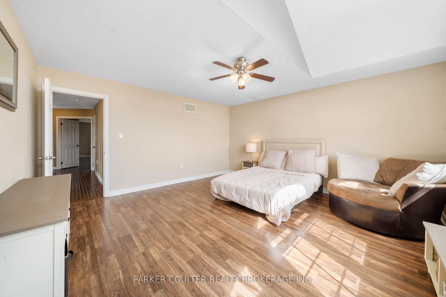Photo 37 of 77 Balmoral Place, Barrie, Innis-Shore — HOMEH