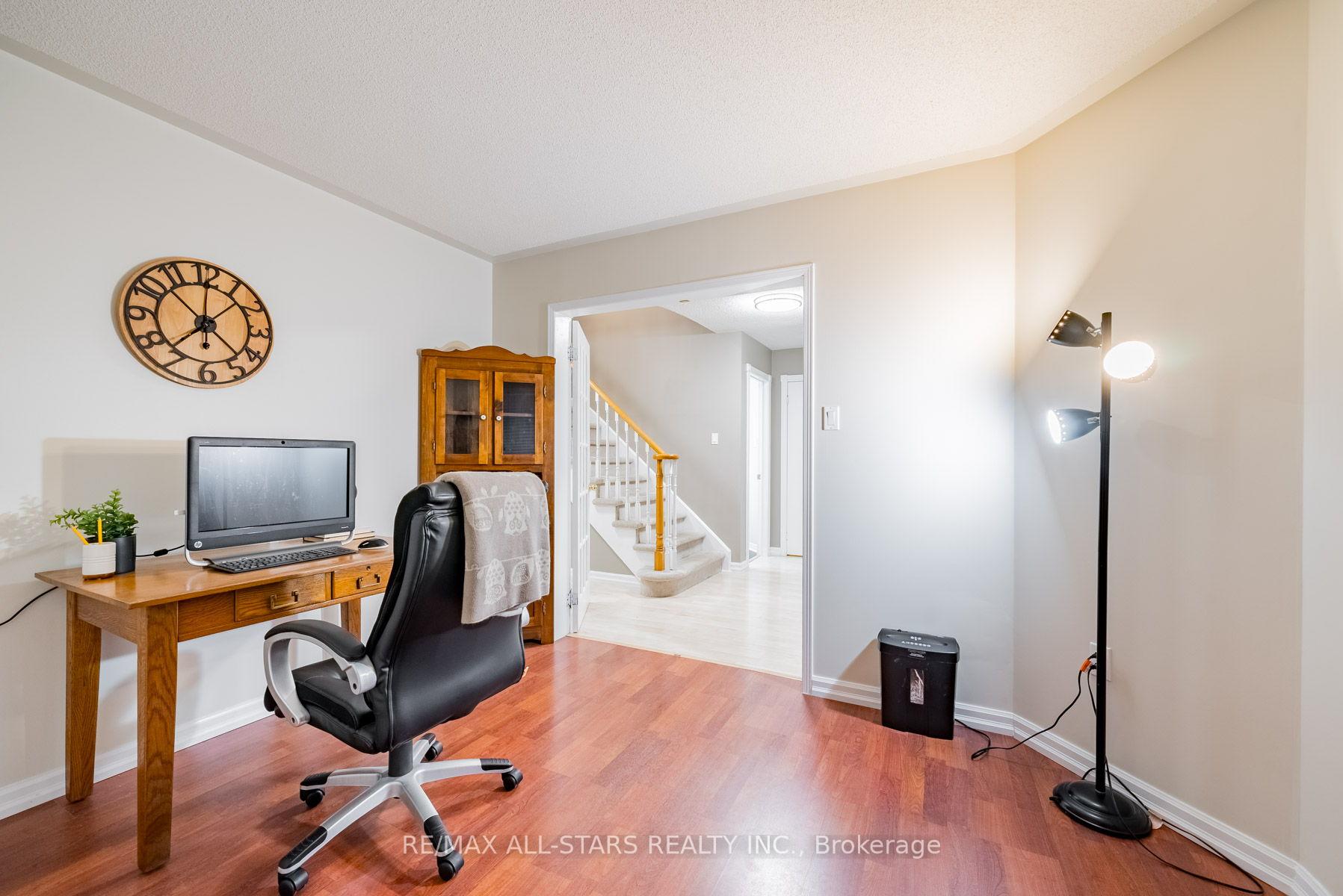 Photo 9 of 1134 Beaver Valley Crescent, Oshawa, Northglen — HOMEH