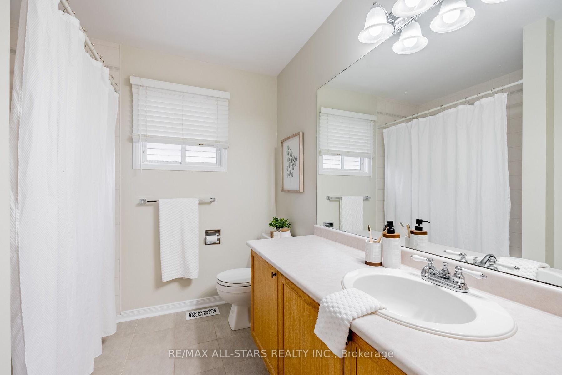Photo 24 of 1134 Beaver Valley Crescent, Oshawa, Northglen — HOMEH