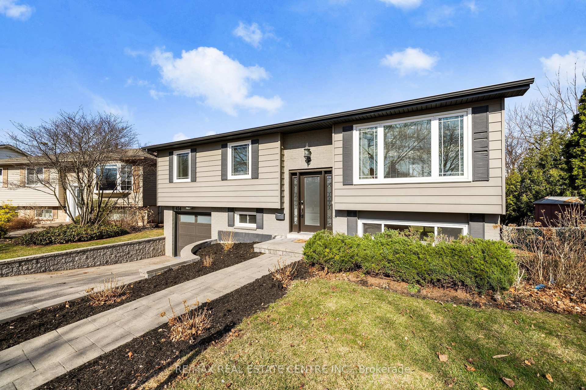 Photo 4 of 454 Sparling Crescent, Burlington, Shoreacres — HOMEH