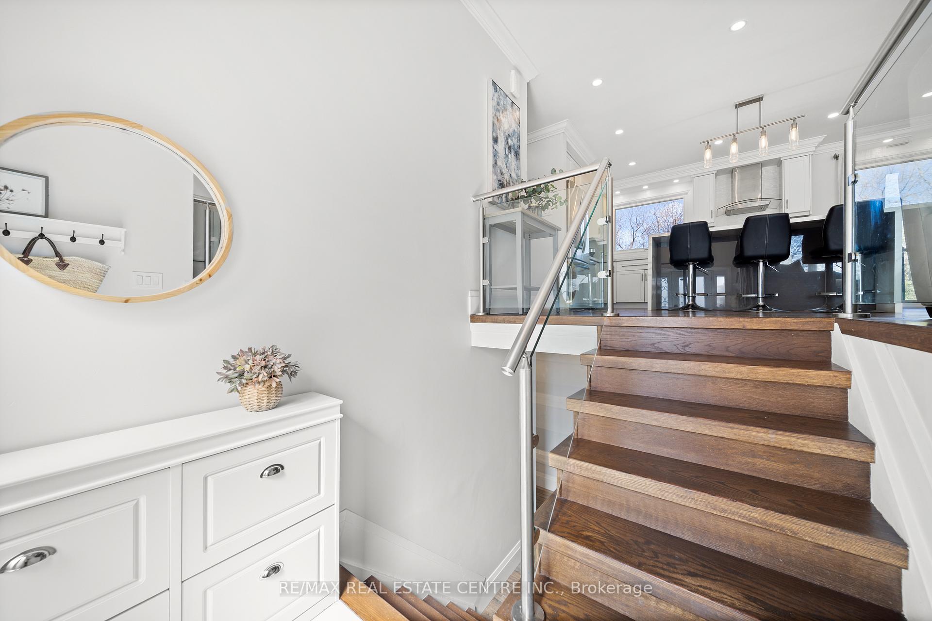 Photo 6 of 454 Sparling Crescent, Burlington, Shoreacres — HOMEH