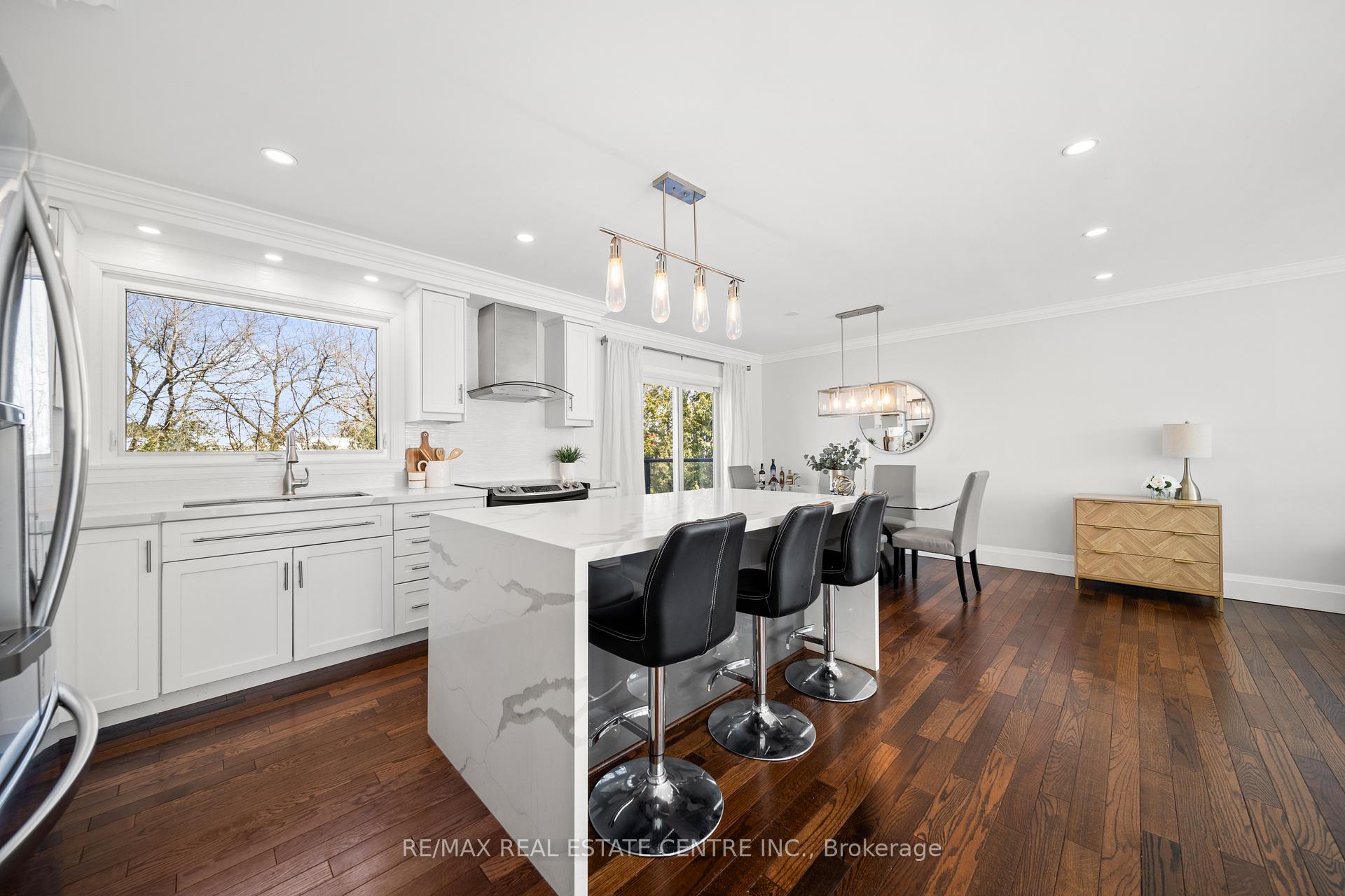 Photo 9 of 454 Sparling Crescent, Burlington, Shoreacres — HOMEH