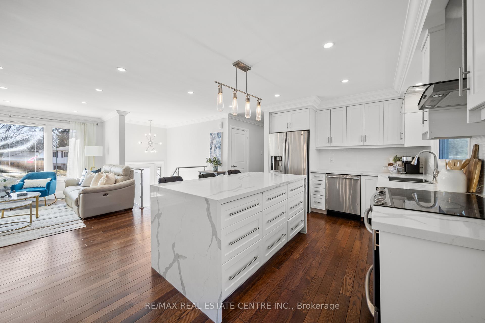 Photo 12 of 454 Sparling Crescent, Burlington, Shoreacres — HOMEH