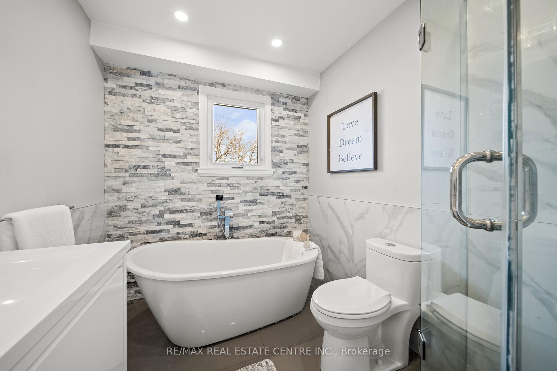 Photo 24 of 454 Sparling Crescent, Burlington, Shoreacres — HOMEH