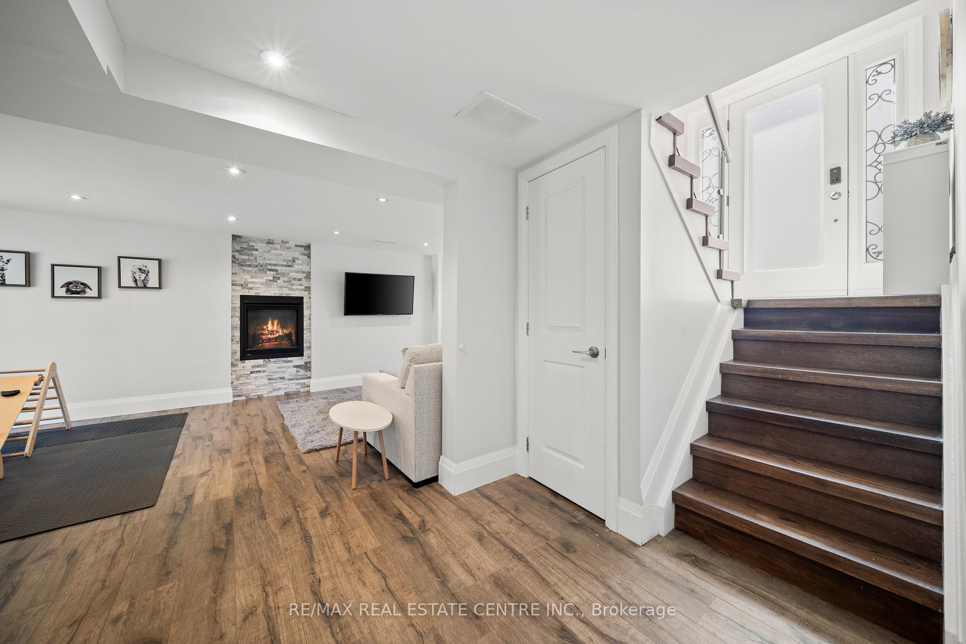 Photo 27 of 454 Sparling Crescent, Burlington, Shoreacres — HOMEH