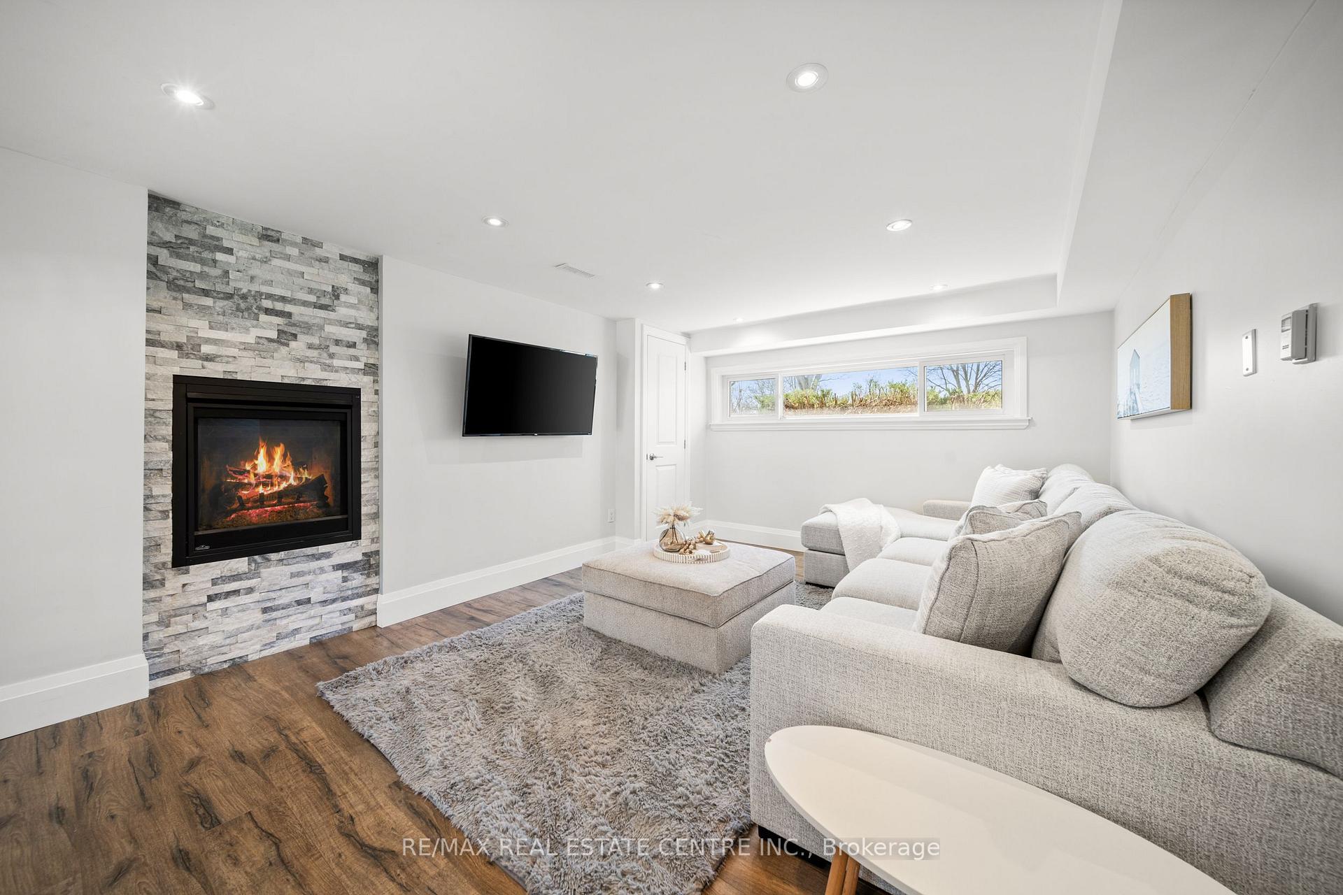 Photo 30 of 454 Sparling Crescent, Burlington, Shoreacres — HOMEH