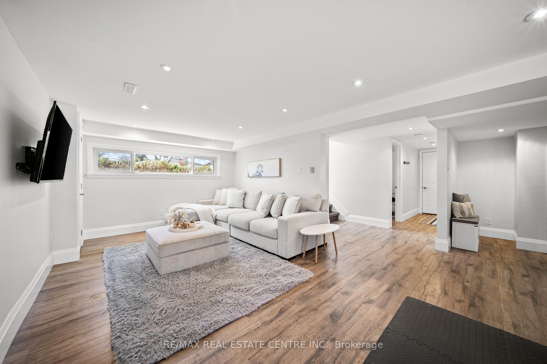 Photo 32 of 454 Sparling Crescent, Burlington, Shoreacres — HOMEH