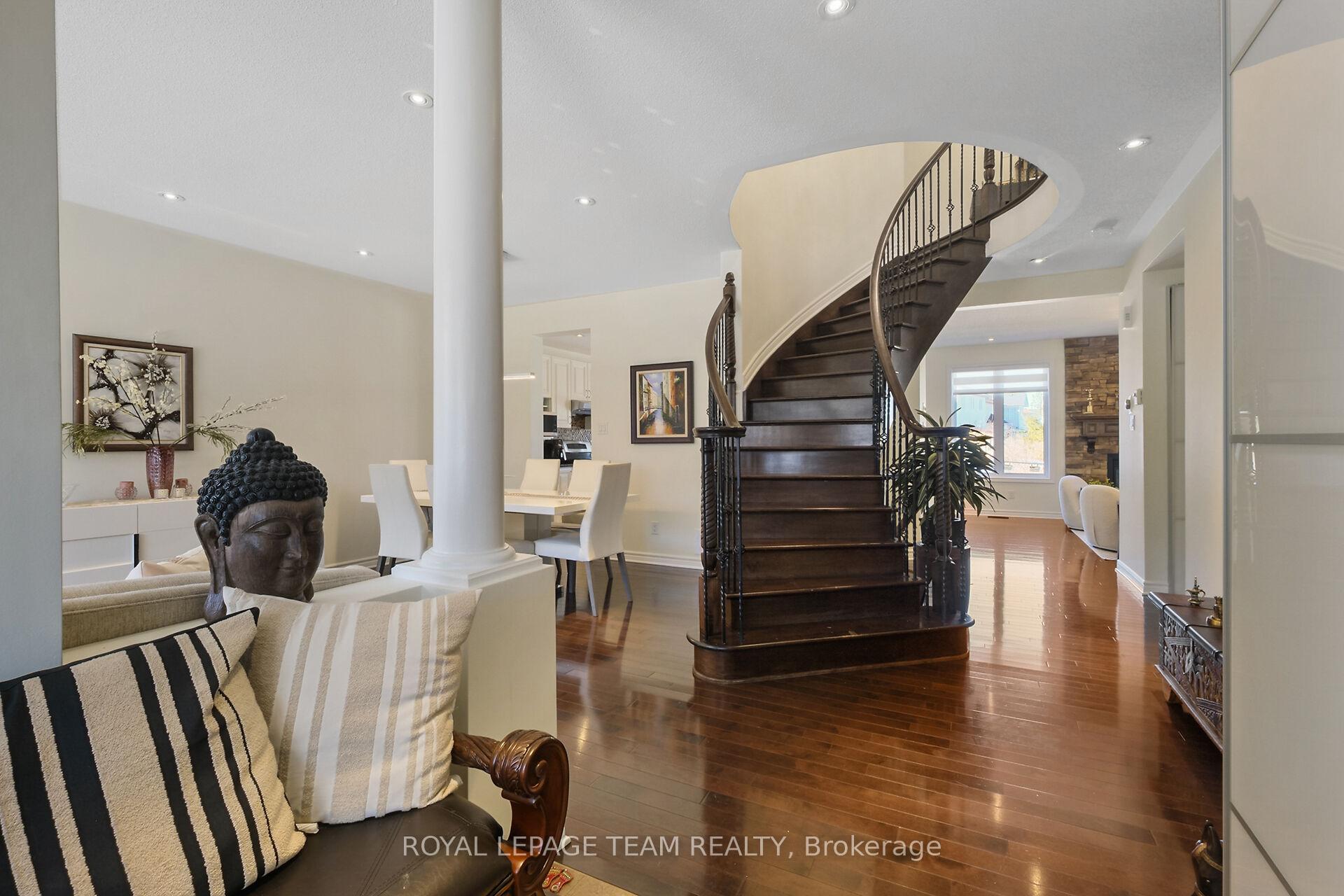 Photo 25 of 808 Clearbrook Drive, Ottawa, Barrhaven - Strandherd — HOMEH
