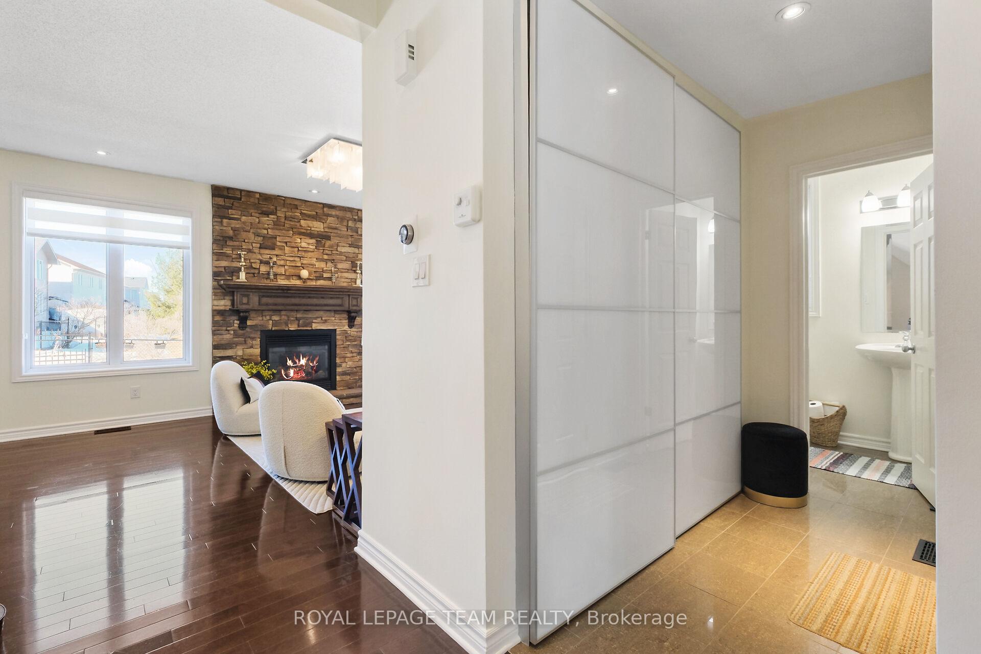 Photo 17 of 808 Clearbrook Drive, Ottawa, Barrhaven - Strandherd — HOMEH
