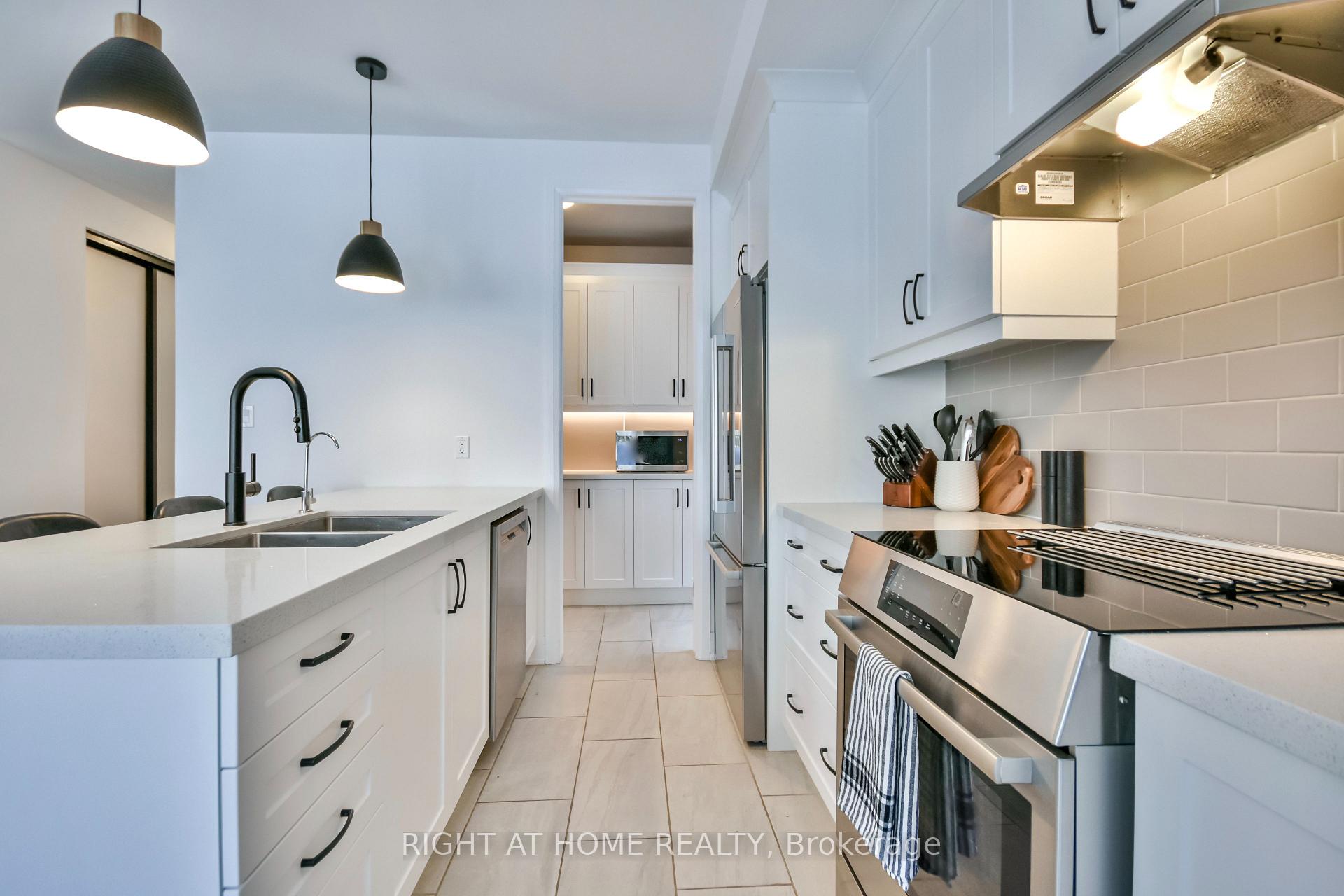 Photo 9 of 51 Franklin Trail, Barrie, Rural Barrie Southwest — HOMEH