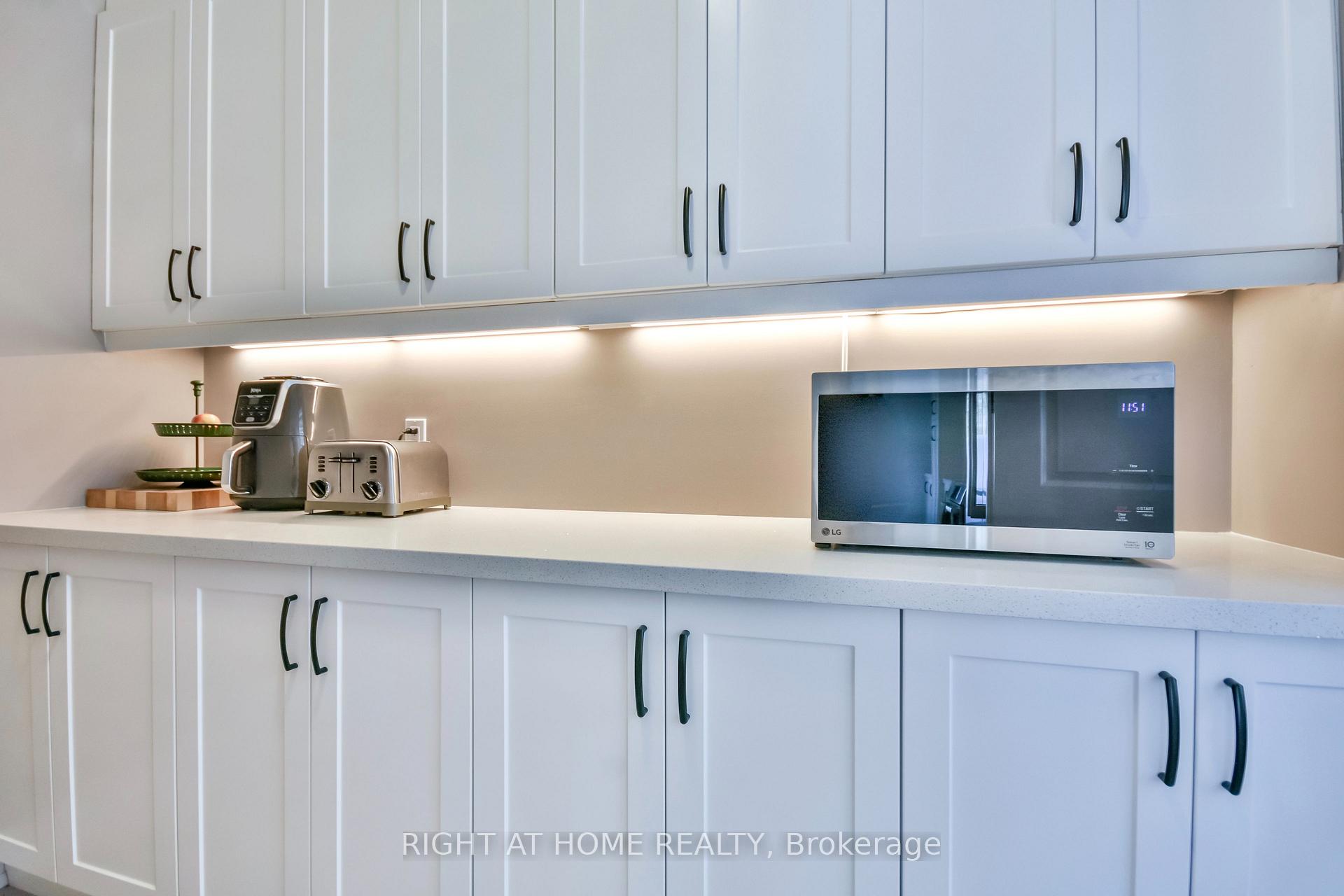 Photo 10 of 51 Franklin Trail, Barrie, Rural Barrie Southwest — HOMEH