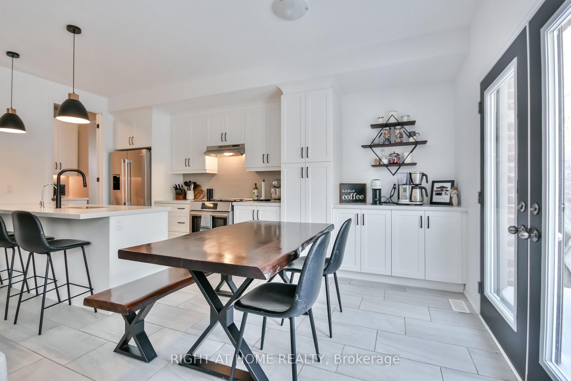Photo 12 of 51 Franklin Trail, Barrie, Rural Barrie Southwest — HOMEH