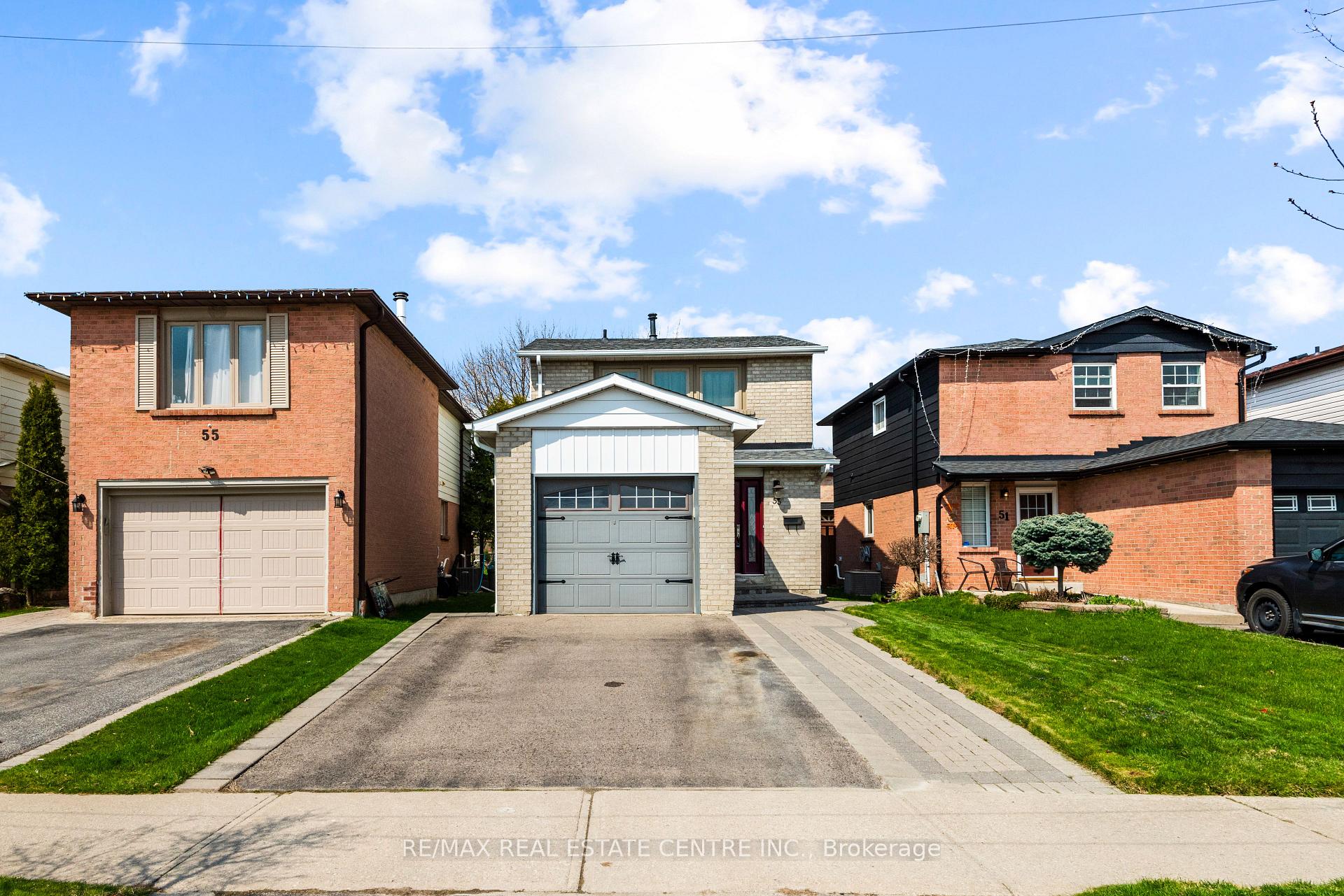 Photo 2 of 53 Martindale Crescent, Brampton, Brampton West — HOMEH