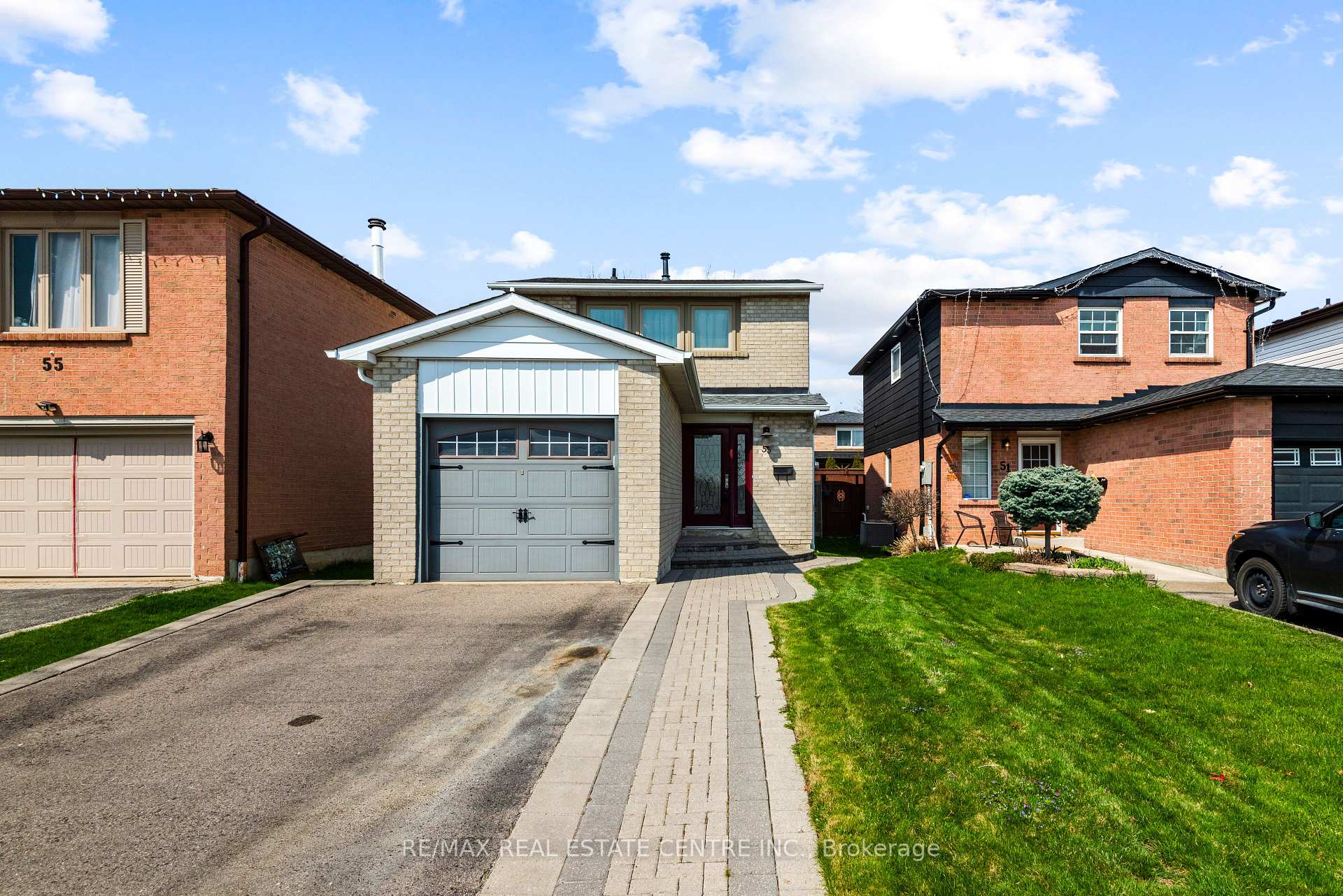Photo 12 of 53 Martindale Crescent, Brampton, Brampton West — HOMEH