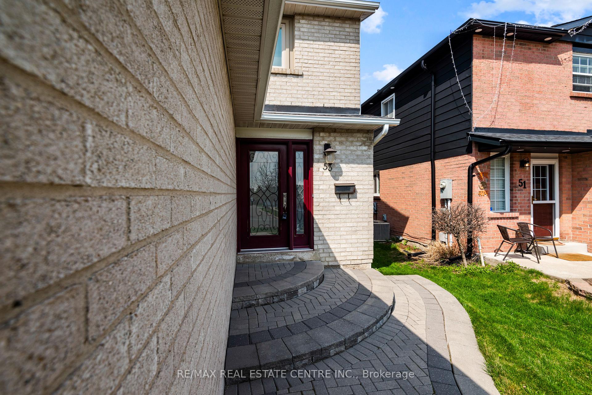 Photo 34 of 53 Martindale Crescent, Brampton, Brampton West — HOMEH