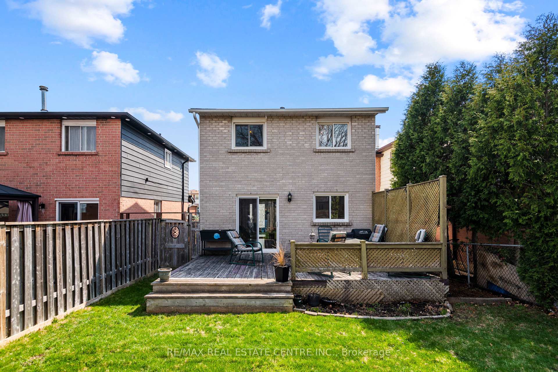 Photo 8 of 53 Martindale Crescent, Brampton, Brampton West — HOMEH