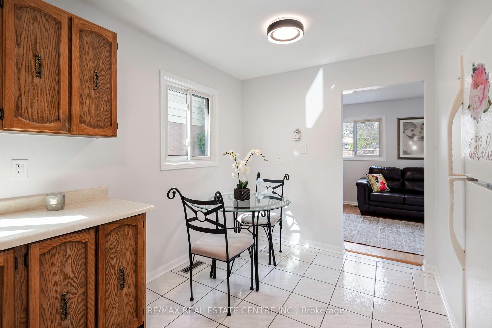 Photo 13 of 53 Martindale Crescent, Brampton, Brampton West — HOMEH