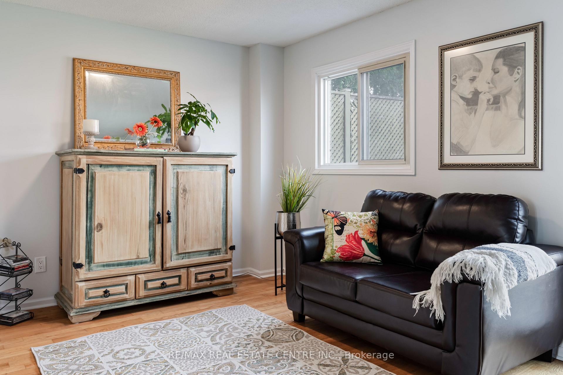 Photo 9 of 53 Martindale Crescent, Brampton, Brampton West — HOMEH