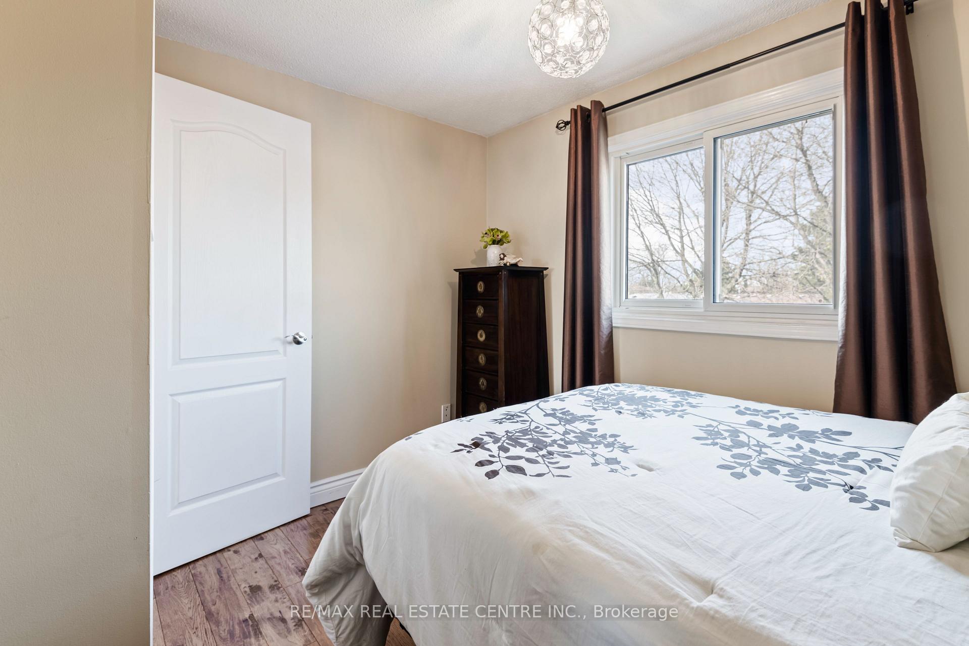Photo 32 of 53 Martindale Crescent, Brampton, Brampton West — HOMEH