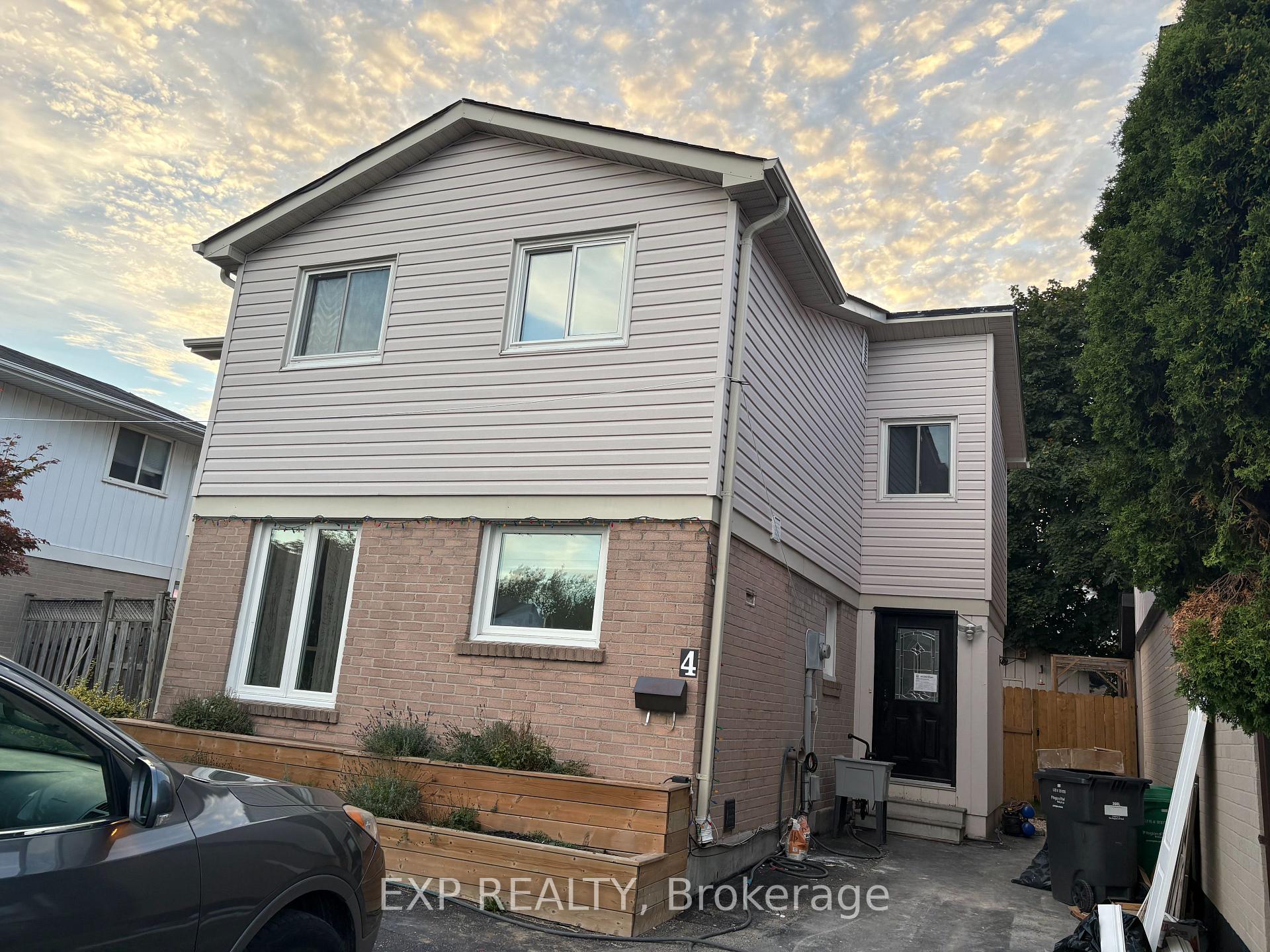 Front of 4 Hedley Court