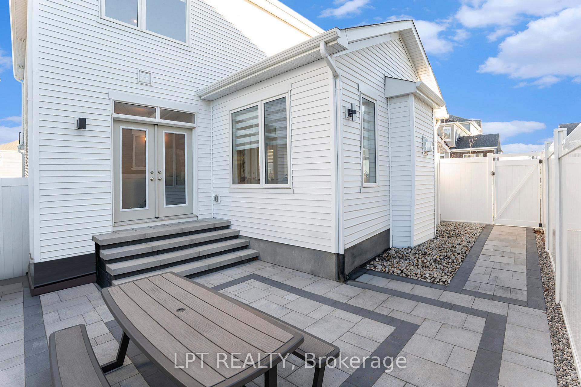 Photo 33 of 2080 Elevation Road E, Ottawa, Barrhaven - Half Moon Bay — HOMEH