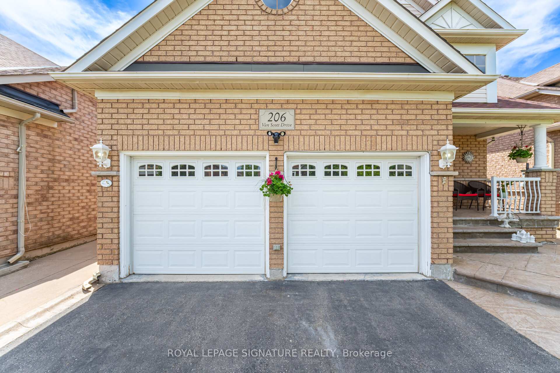 Photo 2 of 206 Van Scott Drive, Brampton, Northwest Sandalwood Parkway — HOMEH