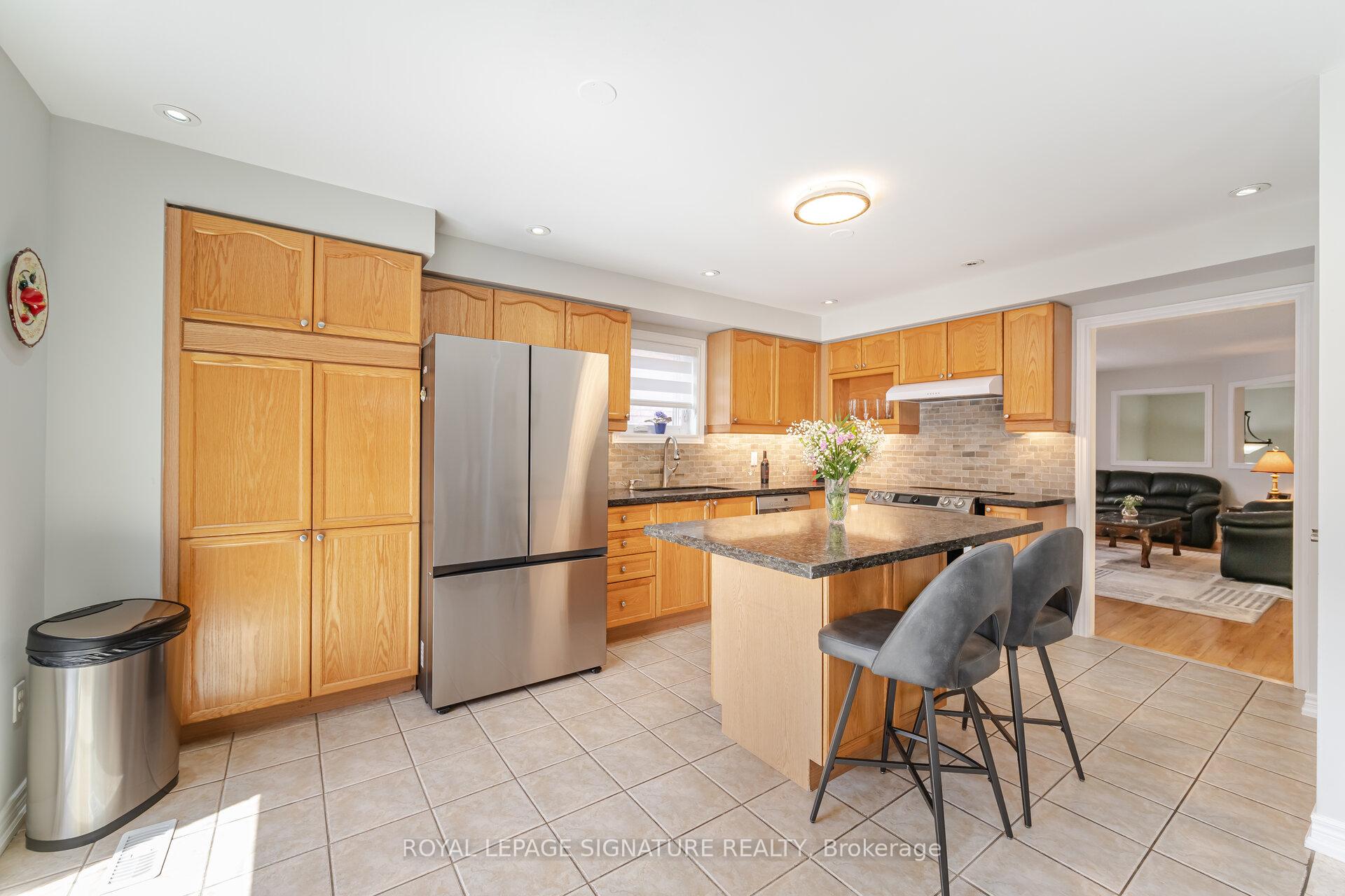 Photo 14 of 206 Van Scott Drive, Brampton, Northwest Sandalwood Parkway — HOMEH