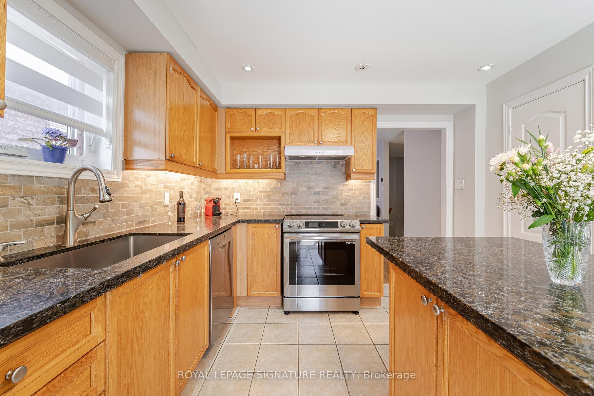Photo 44 of 206 Van Scott Drive, Brampton, Northwest Sandalwood Parkway — HOMEH