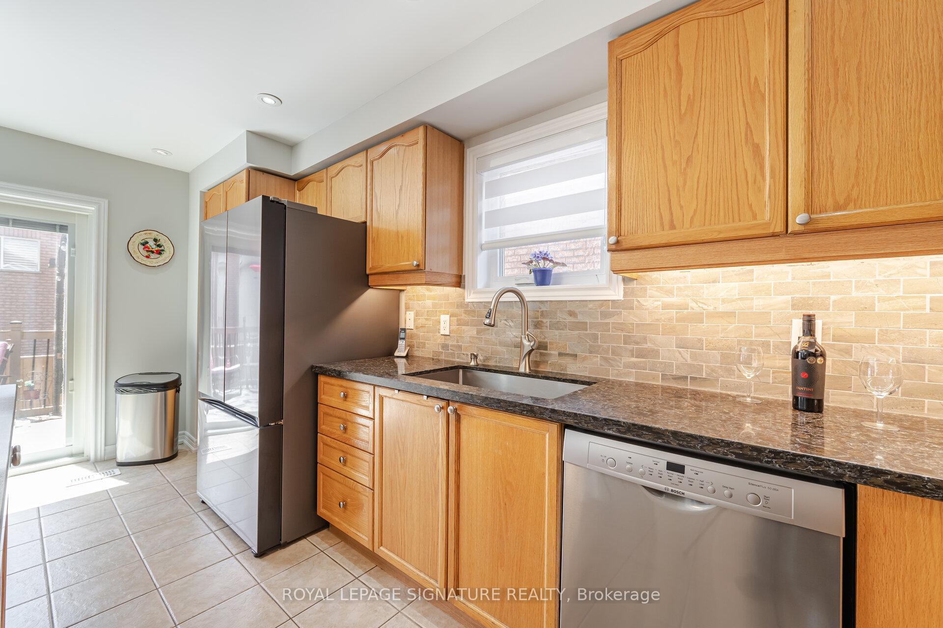 Photo 6 of 206 Van Scott Drive, Brampton, Northwest Sandalwood Parkway — HOMEH